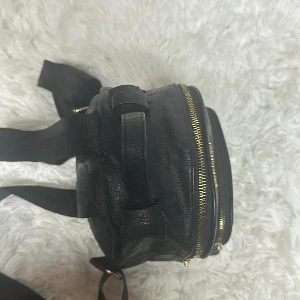 Steve Madden Mini Backpack Purse Black Embossed Leather Logo - Picture 8 of 10